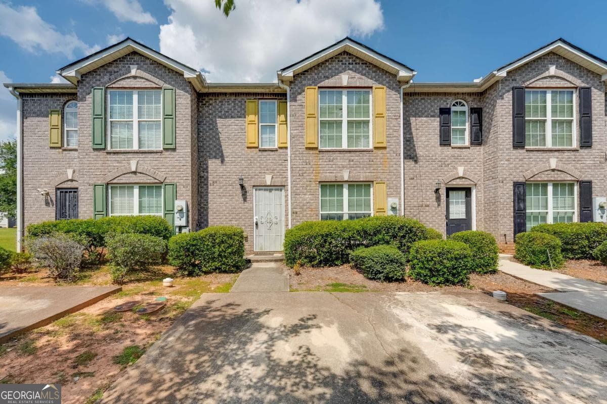 3 bedroom, 2.5 bathroom, 1,560 sq ft townhouse for sale at 3542 Waldrop Trail, Decatur, GA 30034 — photo 2