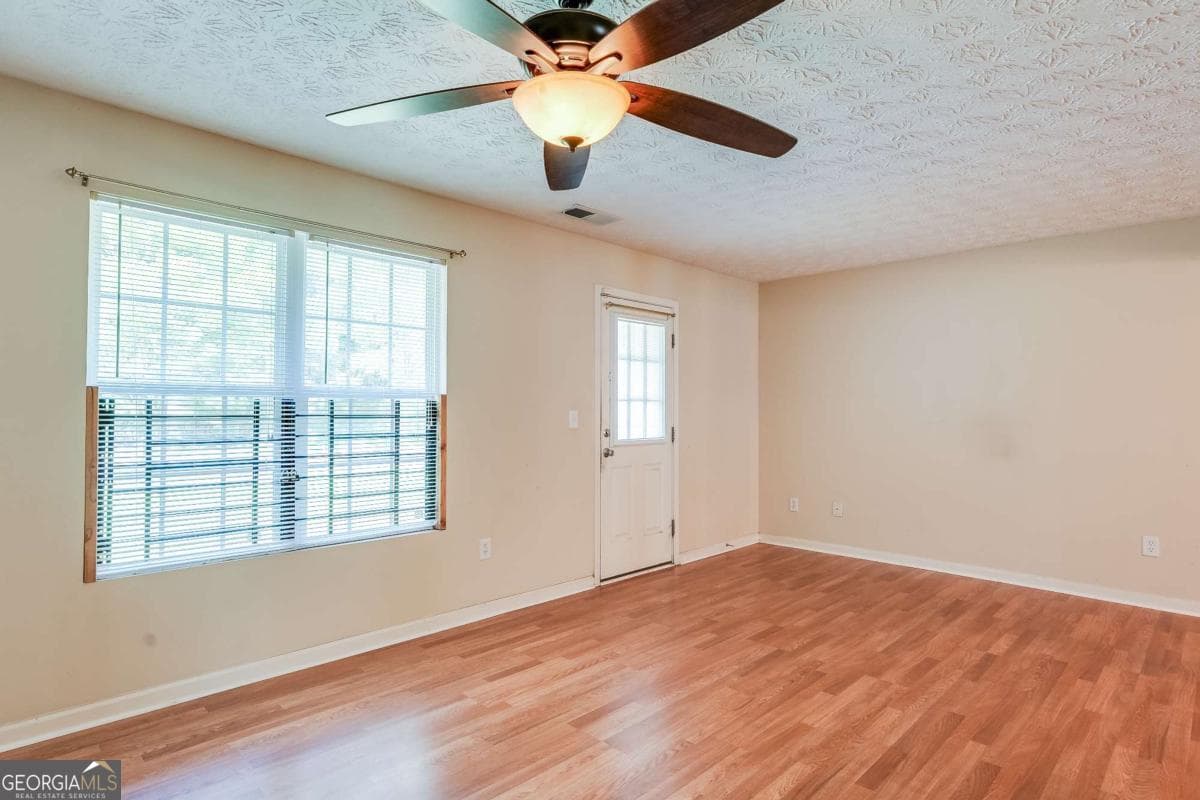 3 bedroom, 2.5 bathroom, 1,560 sq ft townhouse for sale at 3542 Waldrop Trail, Decatur, GA 30034 — photo 9