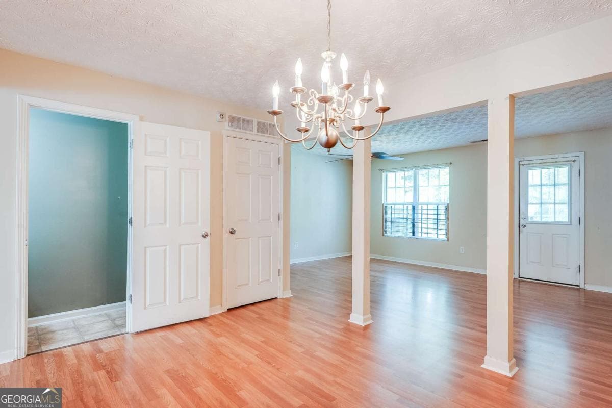 3 bedroom, 2.5 bathroom, 1,560 sq ft townhouse for sale at 3542 Waldrop Trail, Decatur, GA 30034 — photo 8