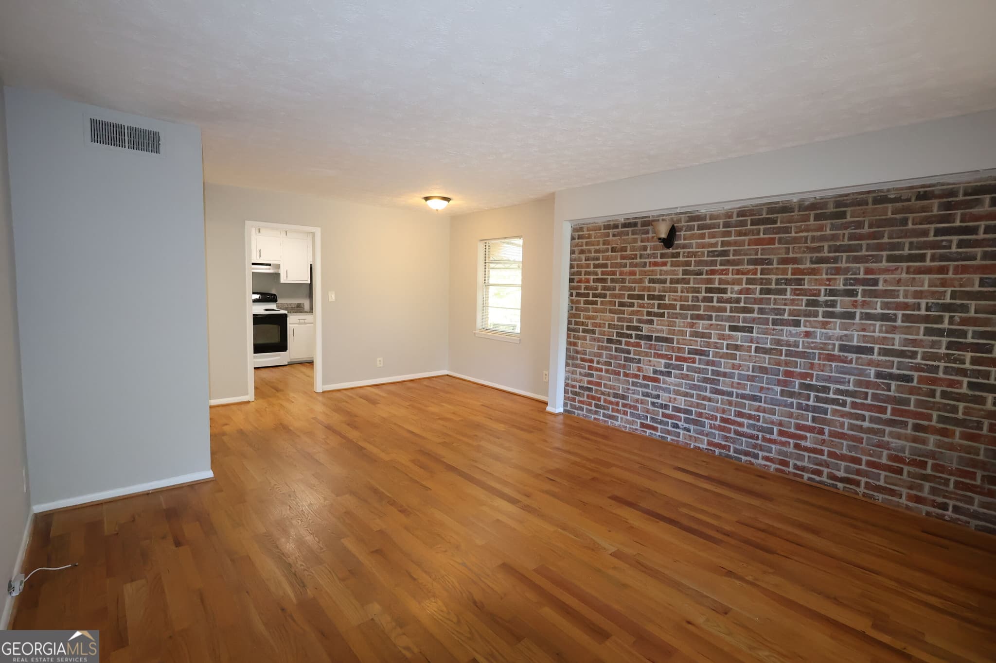 2 bedroom, 1 bathroom, 924 sq ft condominium for rent at 606 Coventry Road 4, Decatur, GA 30030 for $1,600 a month — photo 2