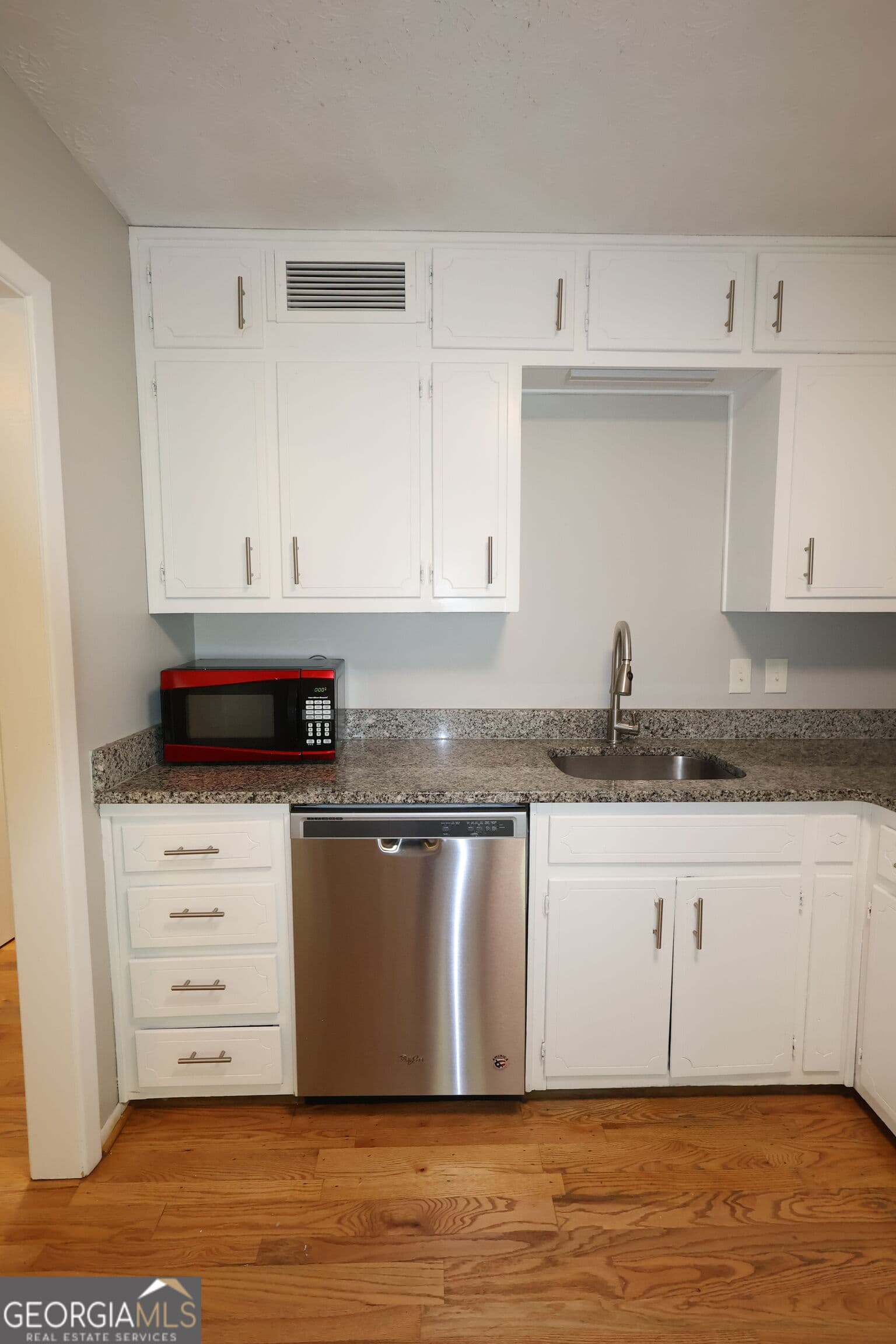 2 bedroom, 1 bathroom, 924 sq ft condominium for rent at 606 Coventry Road 4, Decatur, GA 30030 for $1,600 a month — photo 5