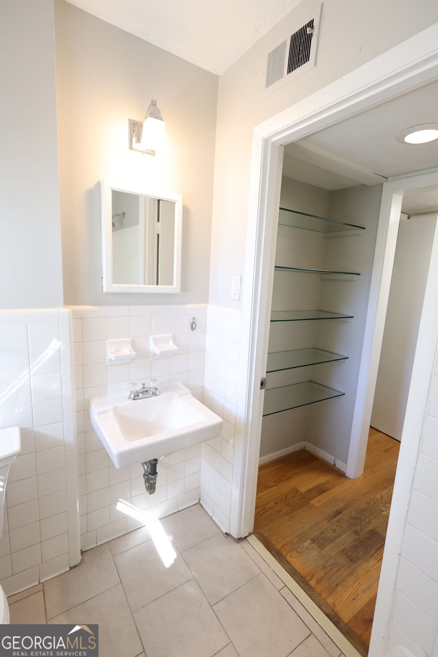2 bedroom, 1 bathroom, 924 sq ft condominium for rent at 606 Coventry Road 4, Decatur, GA 30030 for $1,600 a month — photo 10