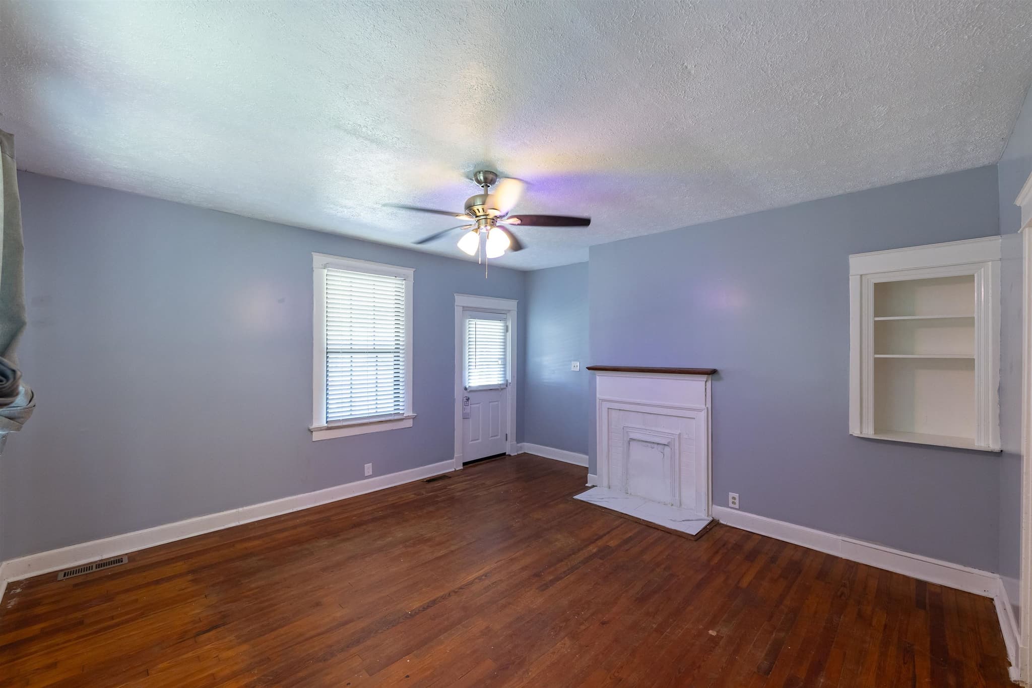 4 bedroom, 2 bathroom, 1,632 sq ft single family residence for sale at 524 W Goodrich Avenue, Thomaston, GA 30286 — photo 5