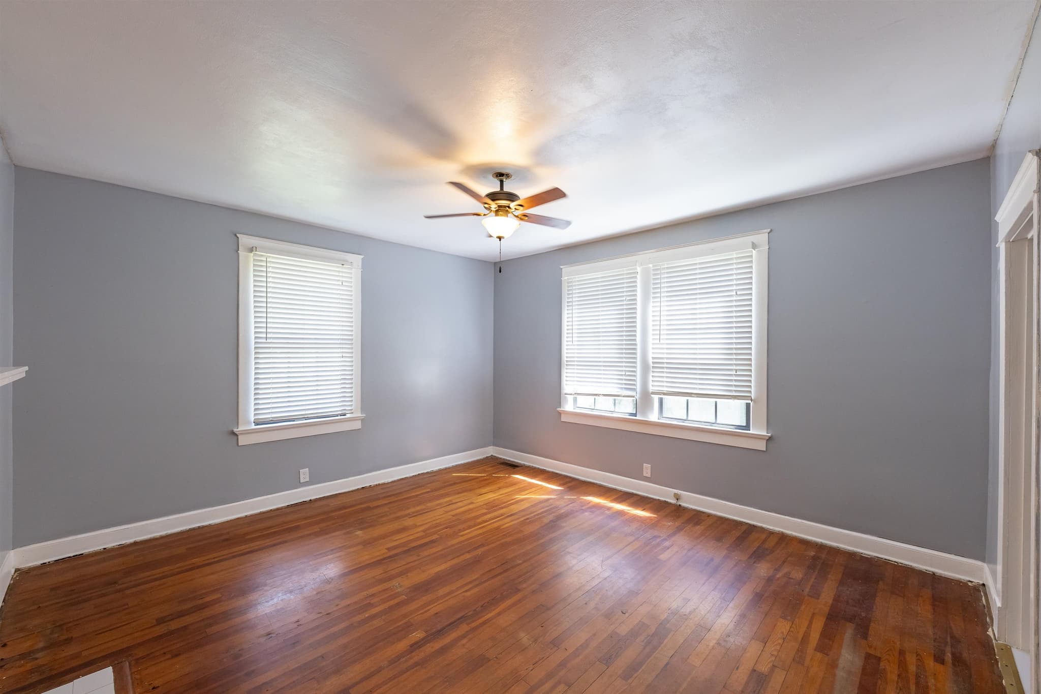 4 bedroom, 2 bathroom, 1,632 sq ft single family residence for sale at 524 W Goodrich Avenue, Thomaston, GA 30286 — photo 4