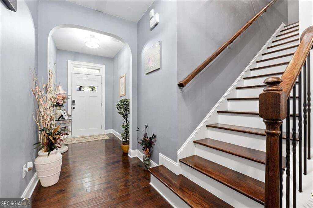 3 bedroom, 2.5 bathroom, 2,000 sq ft townhouse for sale at 5058 Whiteoak Street, Smyrna, GA 30080 — photo 2