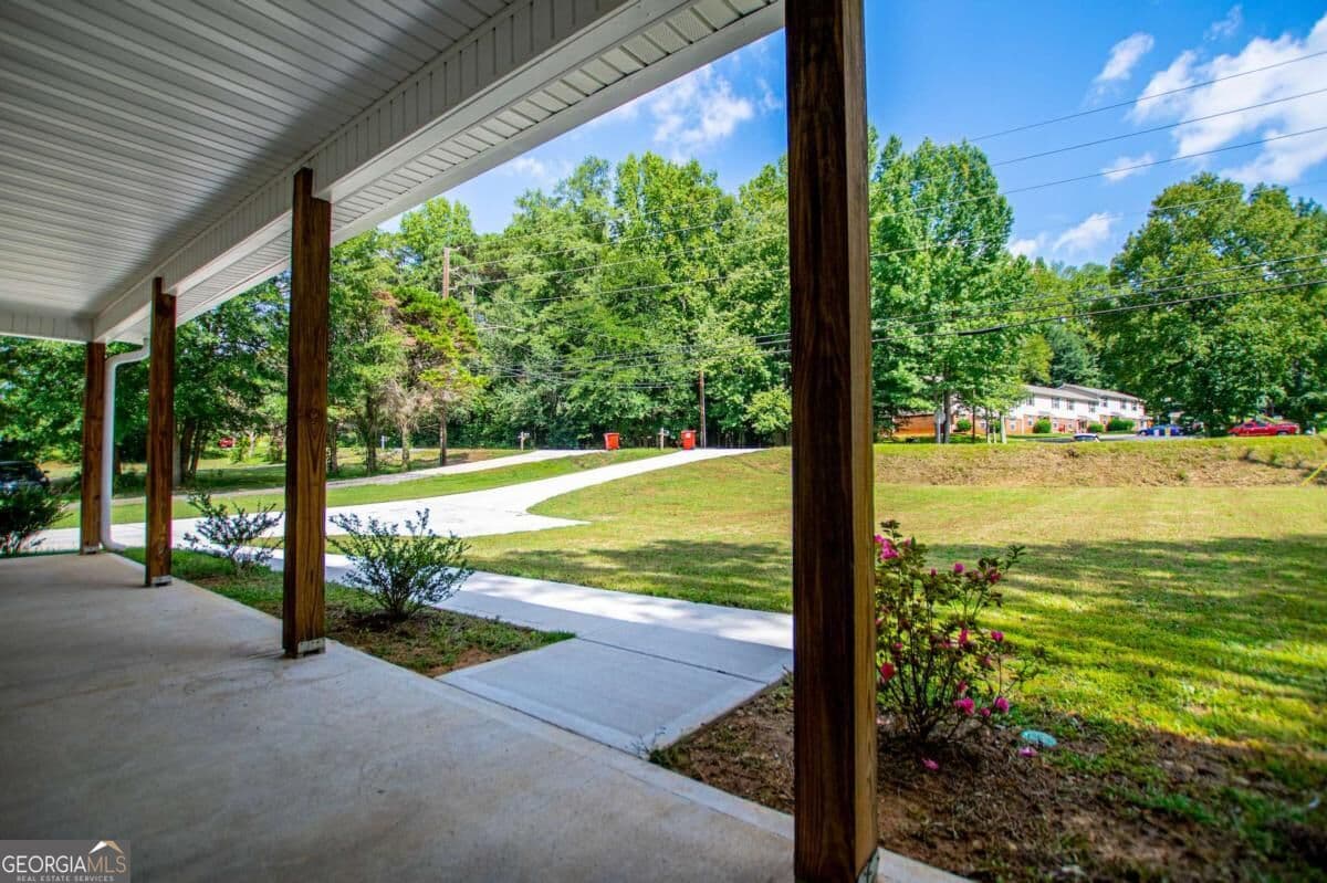 3 bedroom, 2 bathroom, 1,400 sq ft single family residence for sale at 165 N Carroll Street, Bowdon, GA 30108 — photo 9