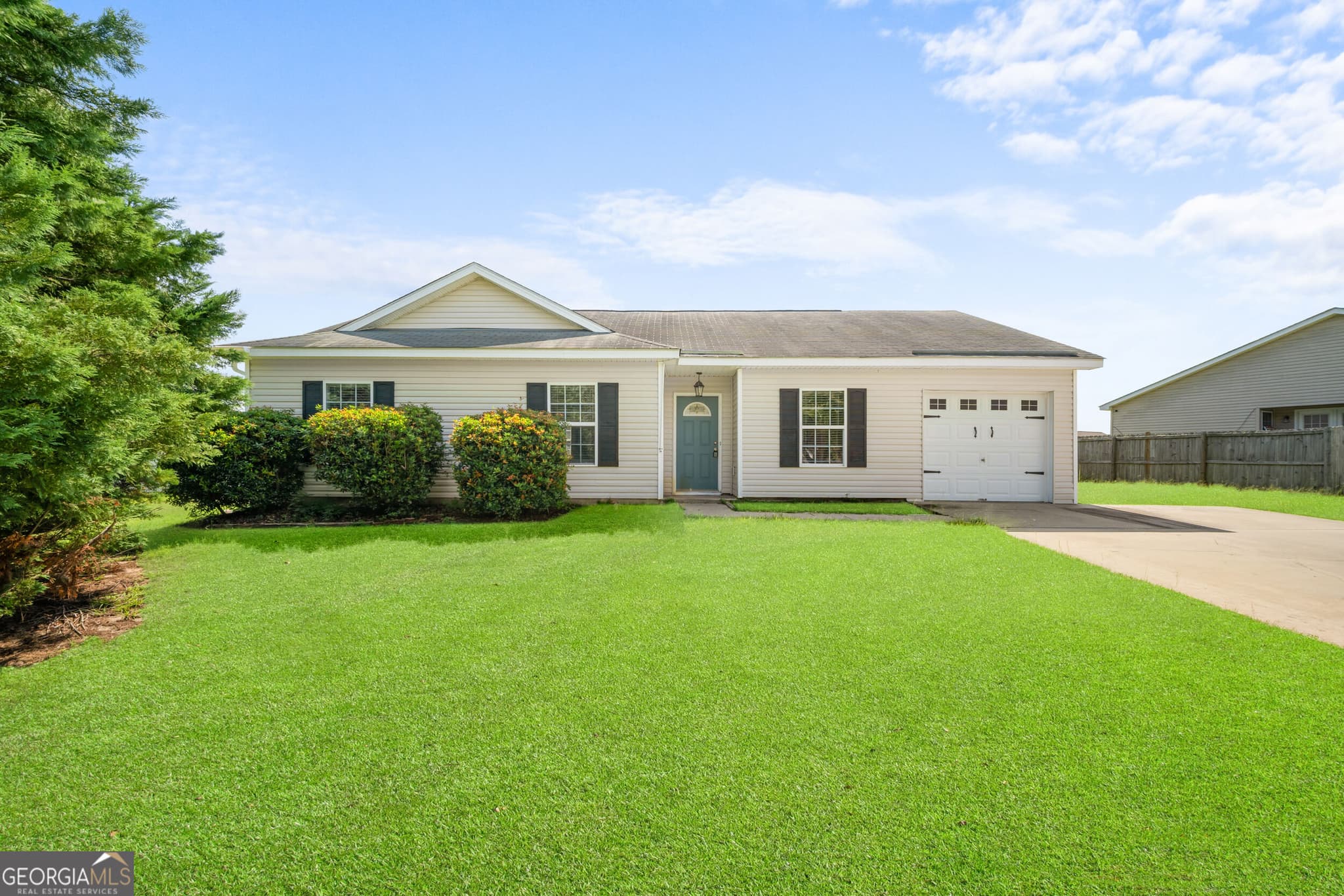 3 bedroom, 2 bathroom, 1,250 sq ft single family residence for sale at 9020 Whispering Pines Boulevard, Statesboro, GA 30458 — photo 2