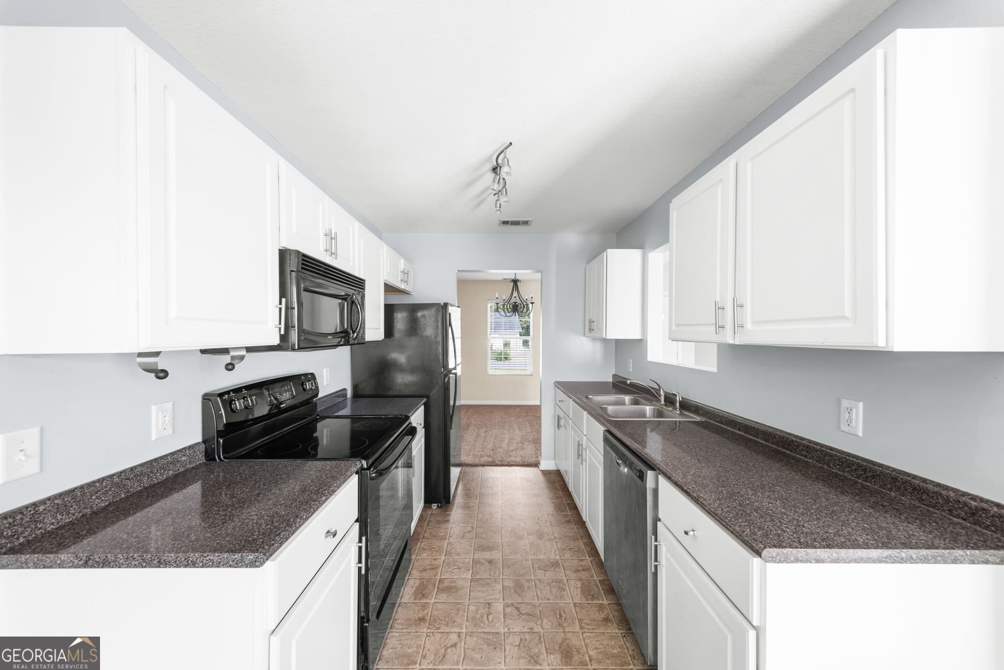 3 bedroom, 2 bathroom, 1,250 sq ft single family residence for sale at 9020 Whispering Pines Boulevard, Statesboro, GA 30458 — photo 6
