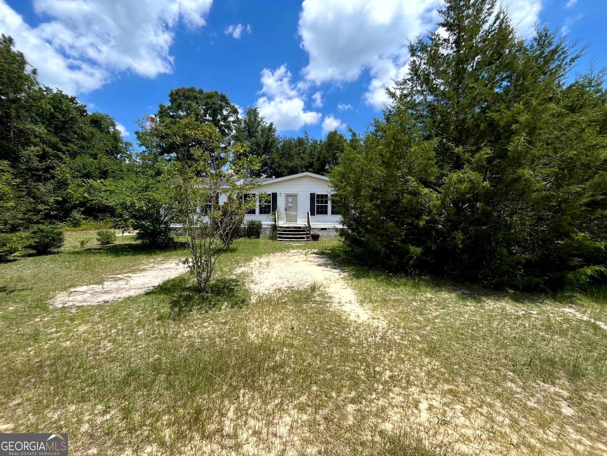 4 bedroom, 2 bathroom, 2,016 sq ft manufactured home,single family residence for sale at 952 River Ridge Circle, Jesup, GA 31545