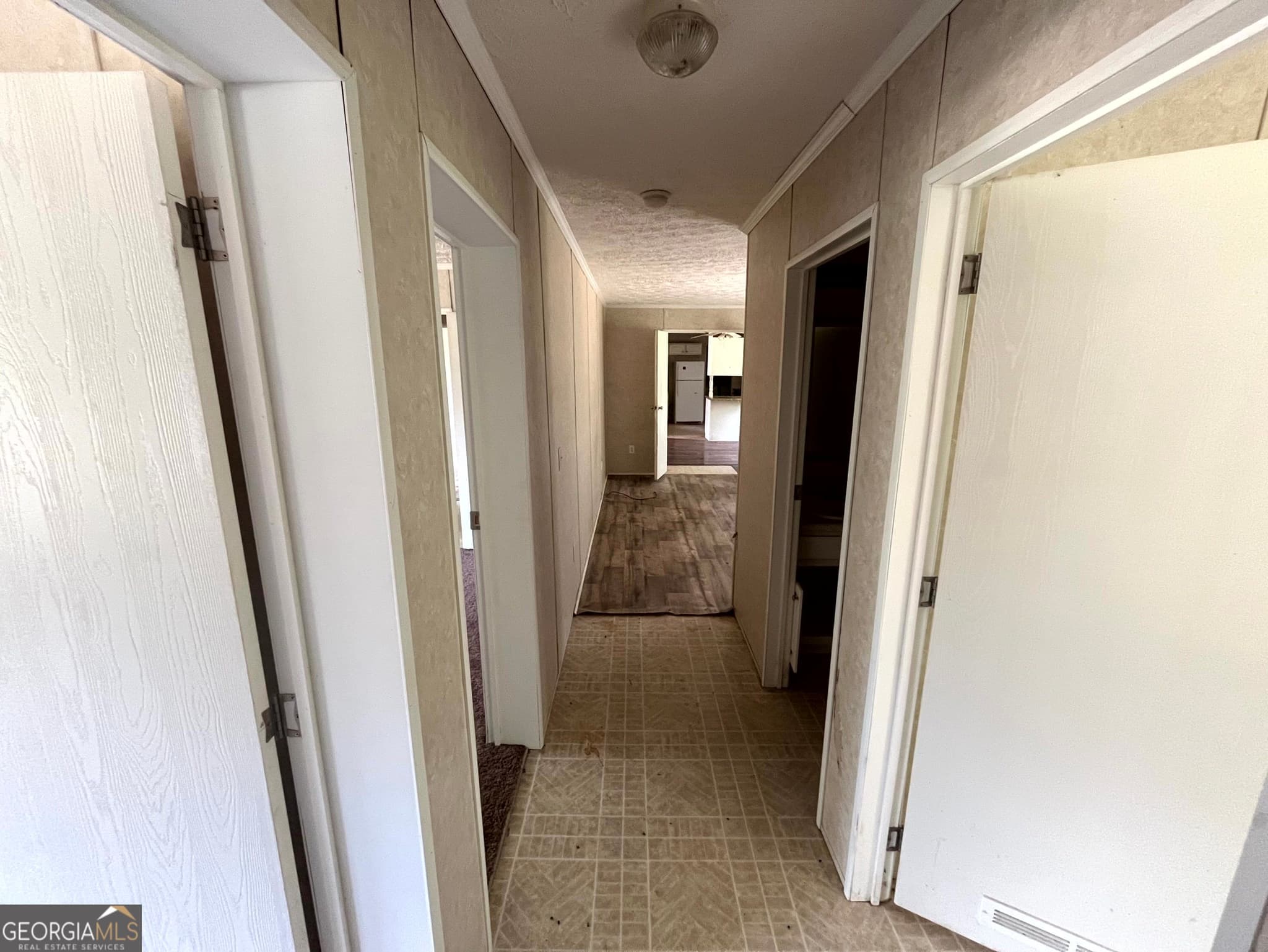 4 bedroom, 2 bathroom, 2,016 sq ft manufactured home,single family residence for sale at 952 River Ridge Circle, Jesup, GA 31545 — photo 9