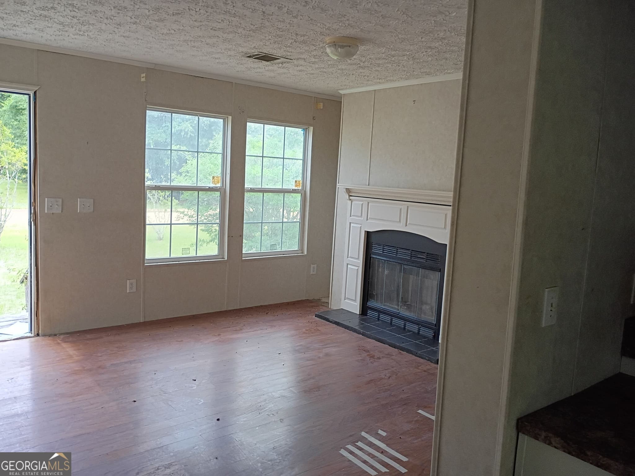 4 bedroom, 2 bathroom, 2,016 sq ft manufactured home,single family residence for sale at 952 River Ridge Circle, Jesup, GA 31545 — photo 4
