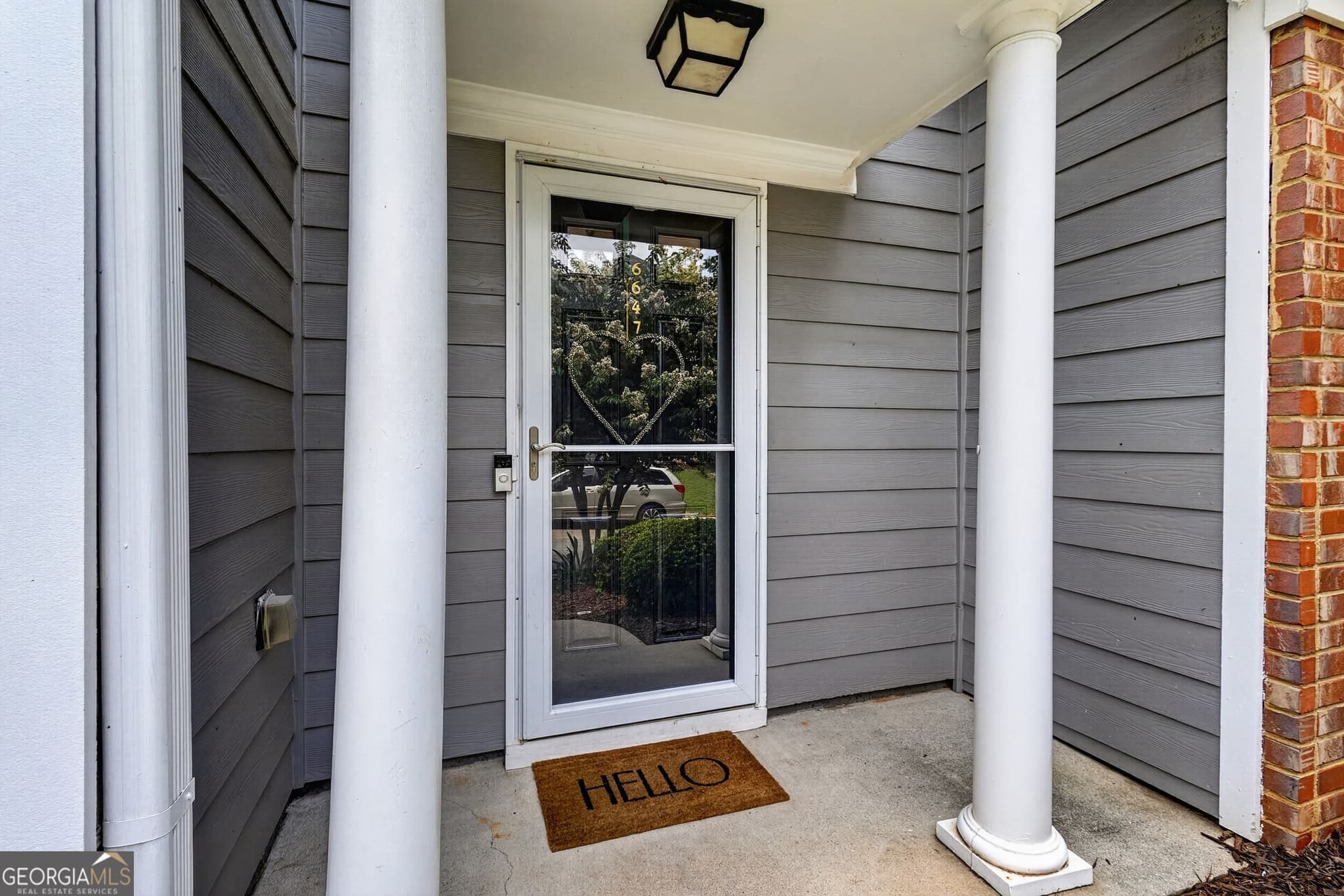 3 bedroom, 2.5 bathroom, 1,496 sq ft townhouse for sale at 6647 Splashwater Drive, Flowery Branch, GA 30542 — photo 3