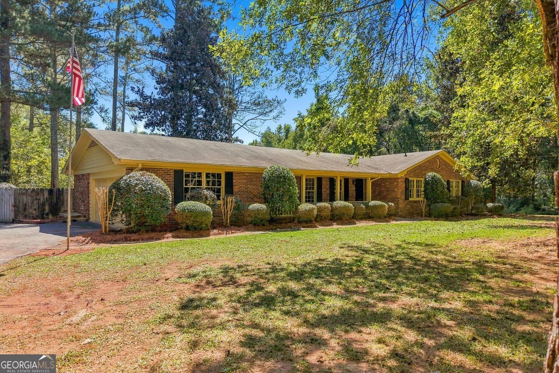 4 bedroom, 2 bathroom, 1,938 sq ft single family residence for sale at 4150 Old Lexington Road, Athens, GA 30605 — photo 2