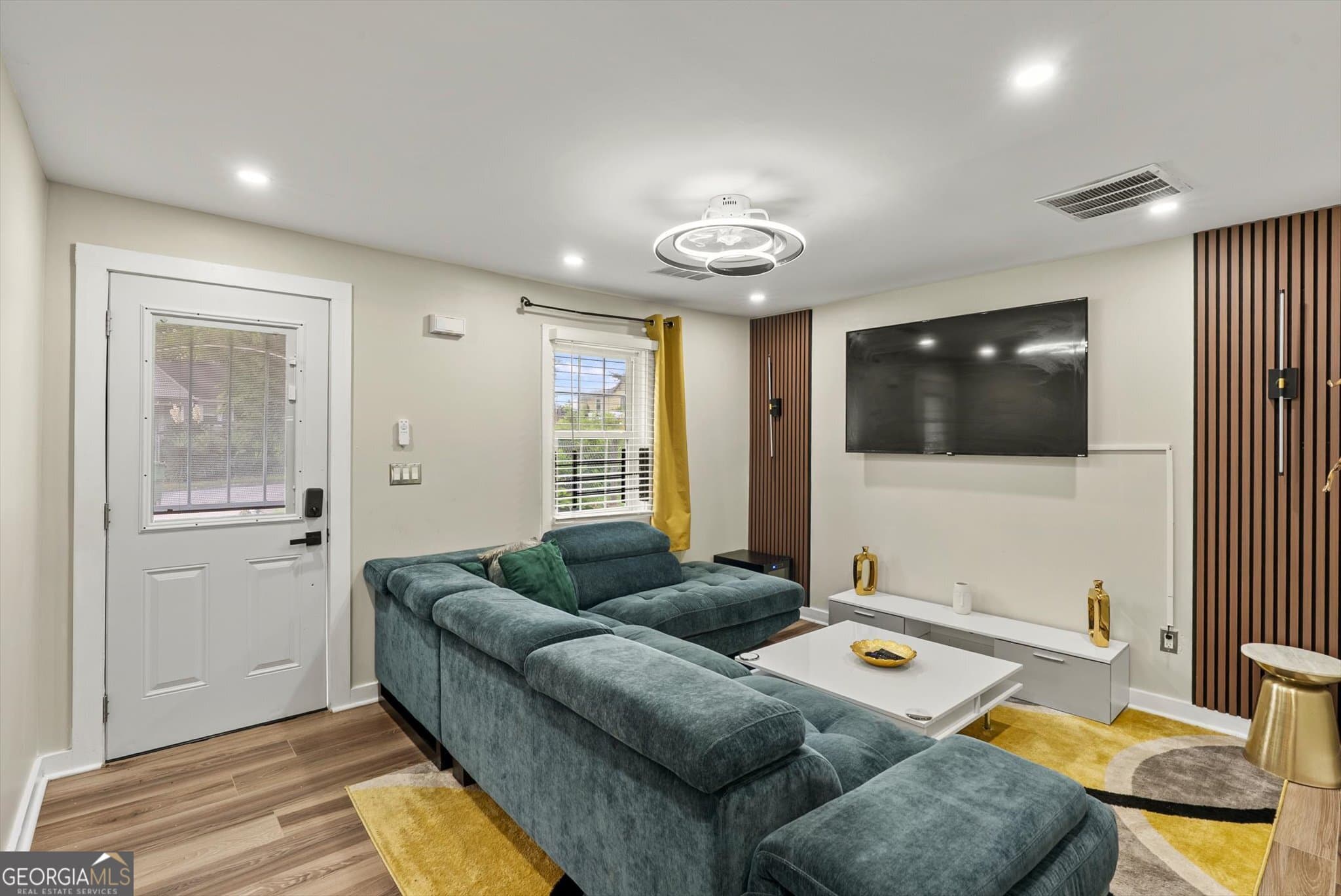 3 bedroom, 2 bathroom, 1,025 sq ft single family residence for sale at 2100 Tiger Flowers Drive, Atlanta, GA 30314 — photo 6