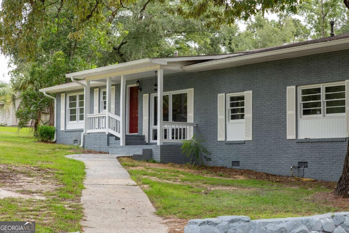 3 bedroom, 3 bathroom, 3,320 sq ft single family residence under contract at 2623 Hatch Parkway, Baxley, GA 31513 — photo 2