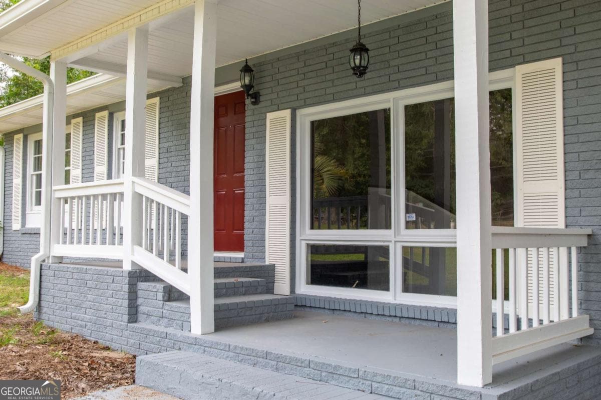 3 bedroom, 3 bathroom, 3,320 sq ft single family residence under contract at 2623 Hatch Parkway, Baxley, GA 31513