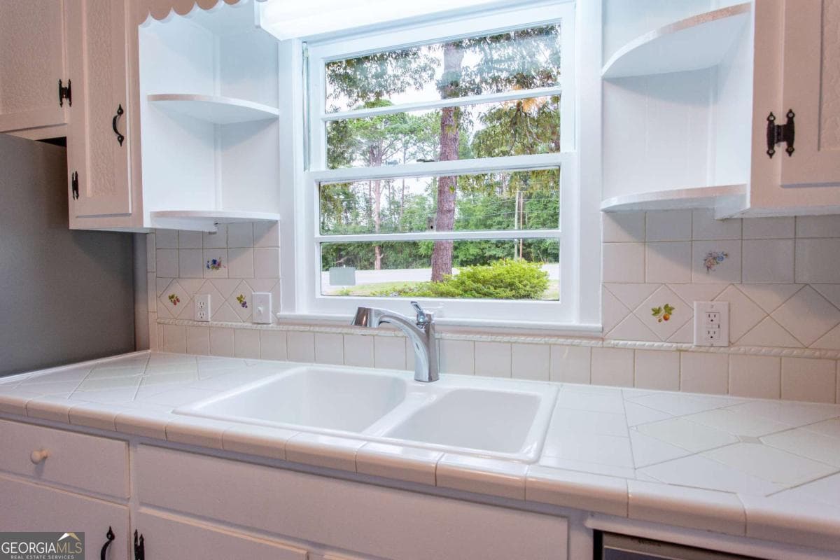 3 bedroom, 3 bathroom, 3,320 sq ft single family residence under contract at 2623 Hatch Parkway, Baxley, GA 31513 — photo 10