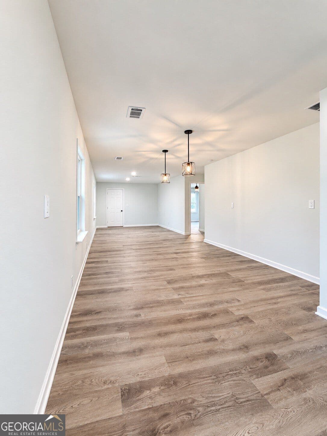 4 bedroom, 3 bathroom, 1,722 sq ft single family residence for sale at 83 NE Lewis Barrett Boulevard, Rome, GA 30161 — photo 2
