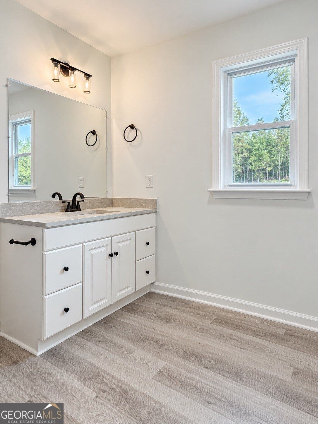 4 bedroom, 3 bathroom, 1,722 sq ft single family residence for sale at 83 NE Lewis Barrett Boulevard, Rome, GA 30161 — photo 7