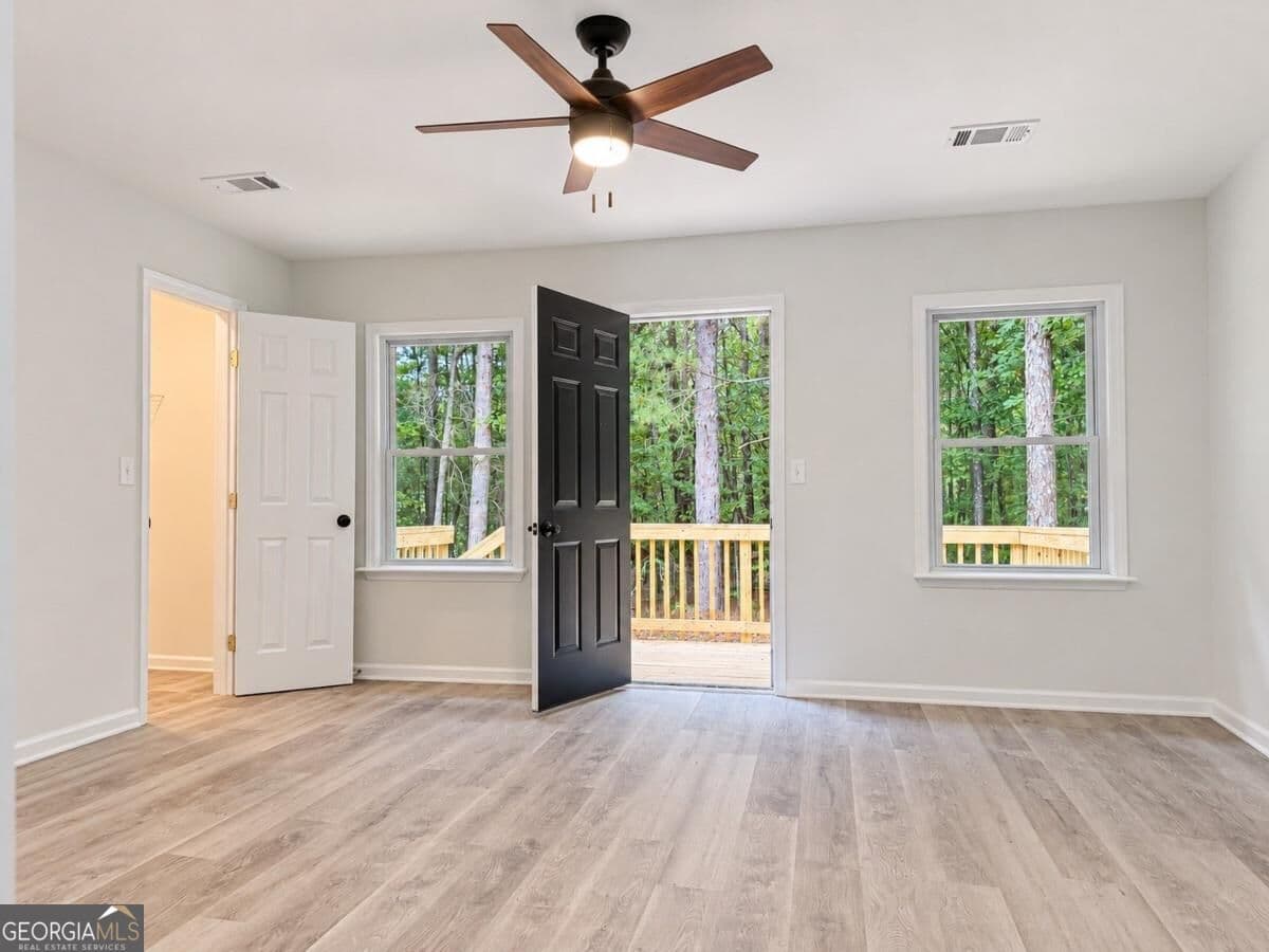 4 bedroom, 3 bathroom, 1,722 sq ft single family residence for sale at 83 NE Lewis Barrett Boulevard, Rome, GA 30161 — photo 9