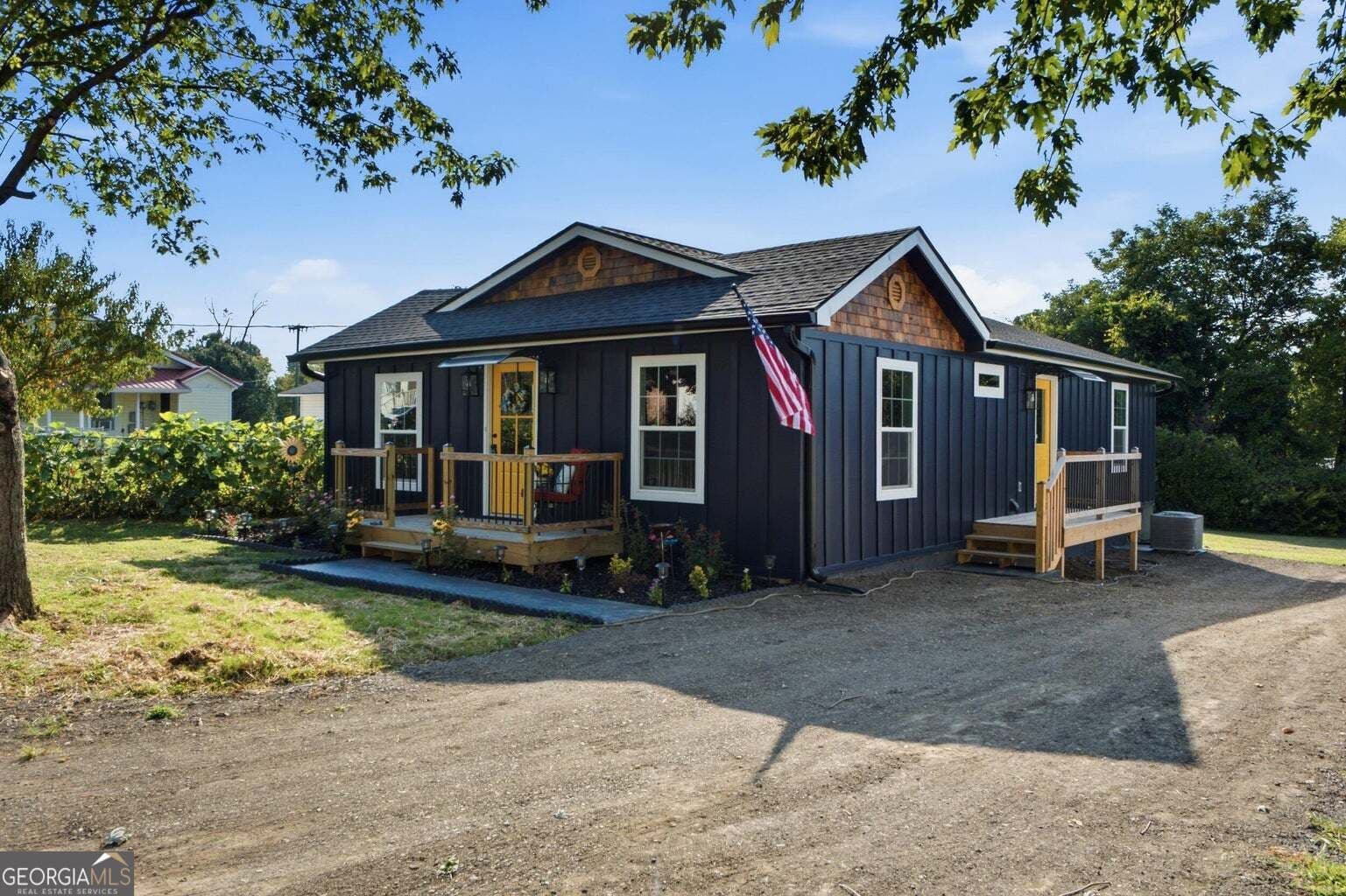 3 bedroom, 2 bathroom, 1,348 sq ft single family residence for sale at 5709 High Street, Ooltewah, TN 37363