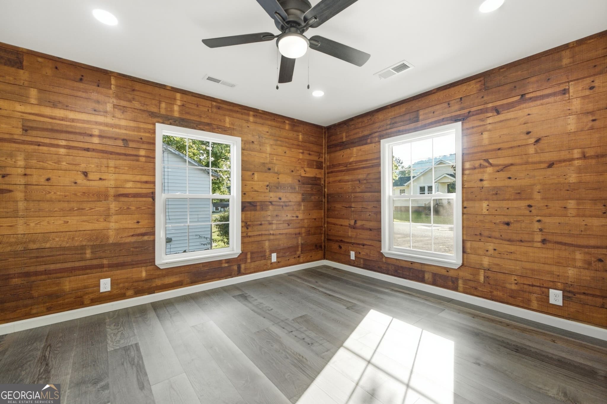 3 bedroom, 2 bathroom, 1,348 sq ft single family residence for sale at 5709 High Street, Ooltewah, TN 37363 — photo 5