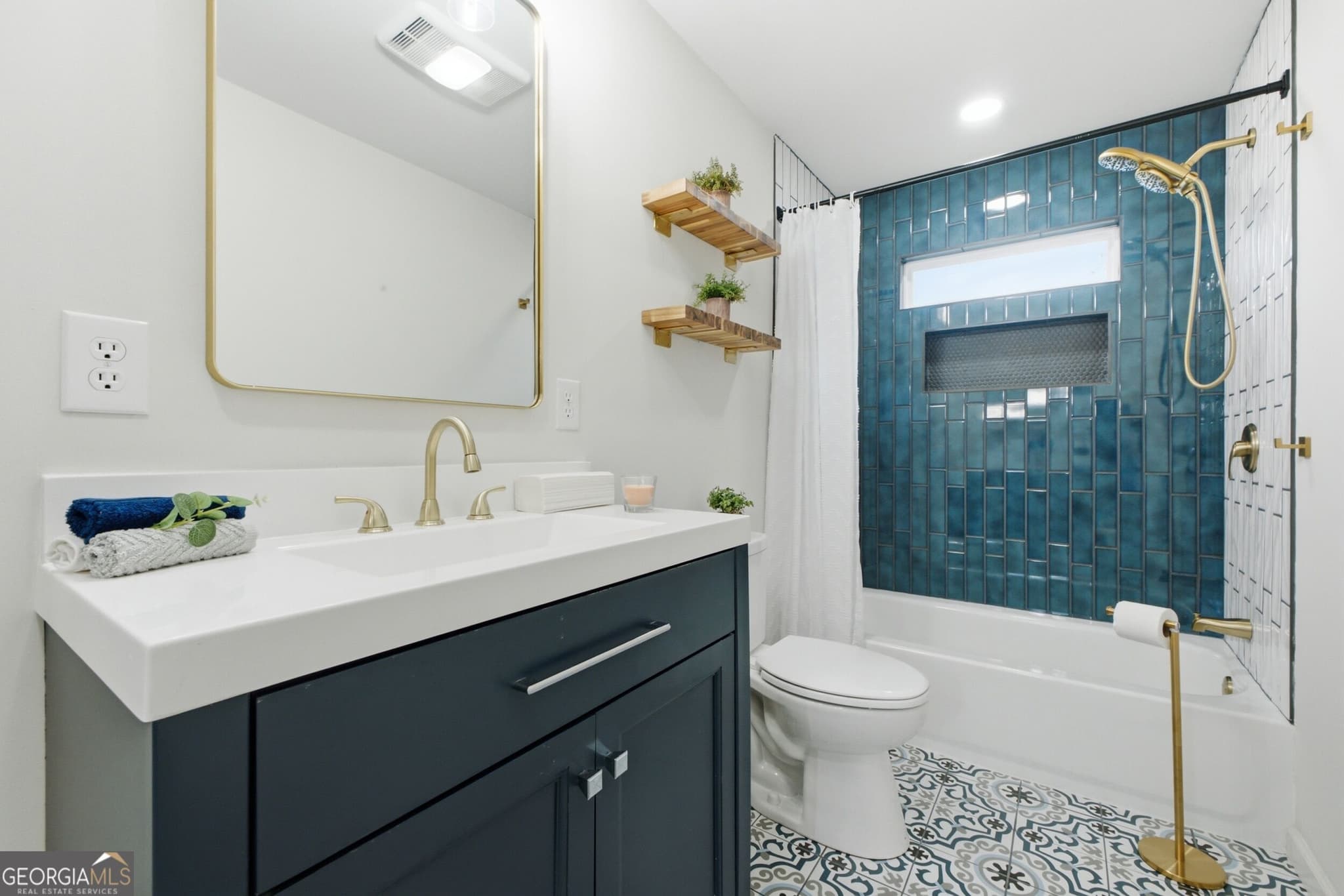 3 bedroom, 2 bathroom, 1,348 sq ft single family residence for sale at 5709 High Street, Ooltewah, TN 37363 — photo 9