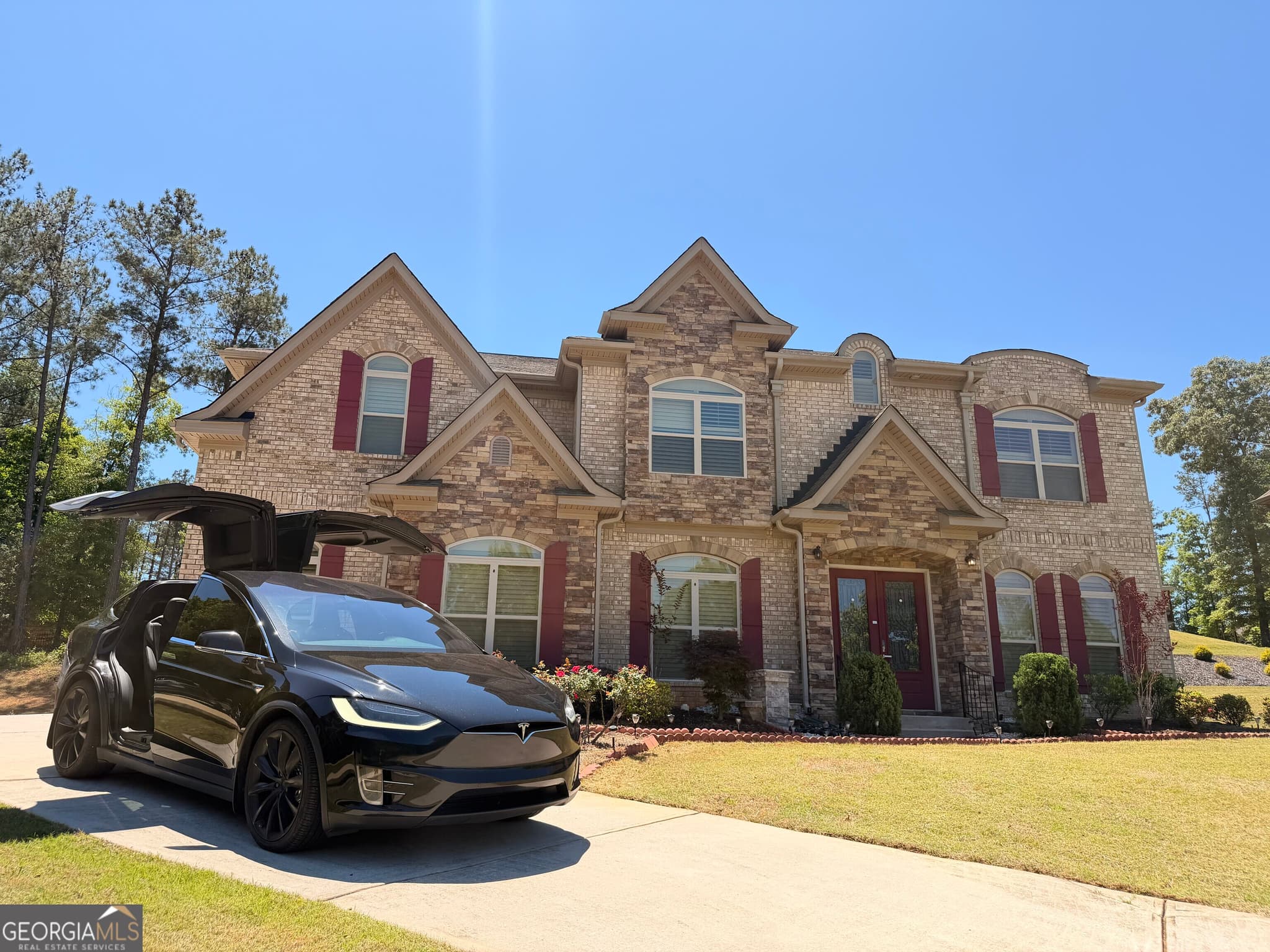 5 bedroom, 4 bathroom, 5,237 sq ft single family residence sold at 332 Warwick Place, Mcdonough, GA 30253
