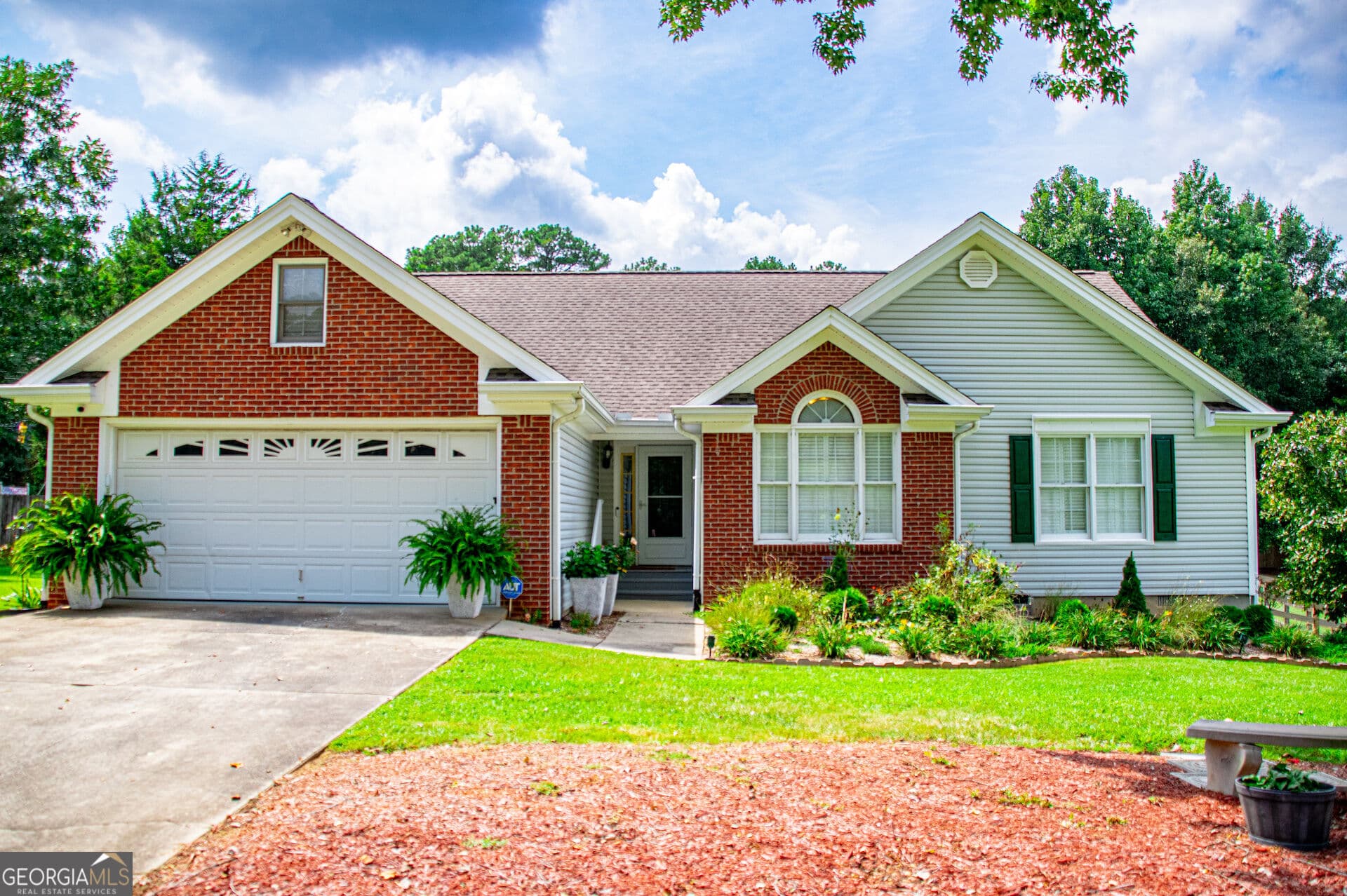 3 bedroom, 2 bathroom, 2,526 sq ft single family residence for sale at 10 Mountain Oaks Drive, Carrollton, GA 30116