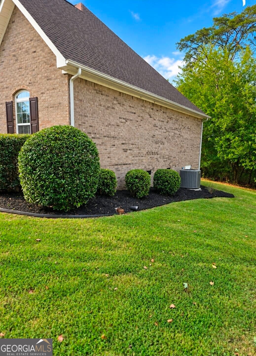 4 bedroom, 2 bathroom, 2,566 sq ft single family residence for sale at 97 E Riley, Chatsworth, GA 30705 — photo 6