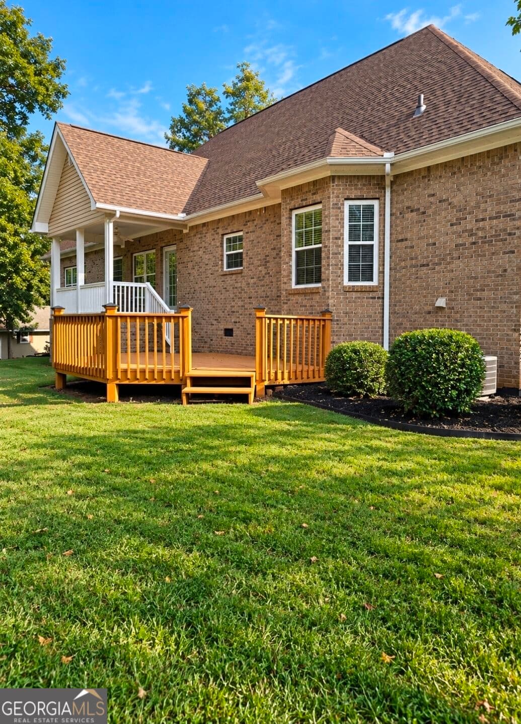 4 bedroom, 2 bathroom, 2,566 sq ft single family residence for sale at 97 E Riley, Chatsworth, GA 30705 — photo 5