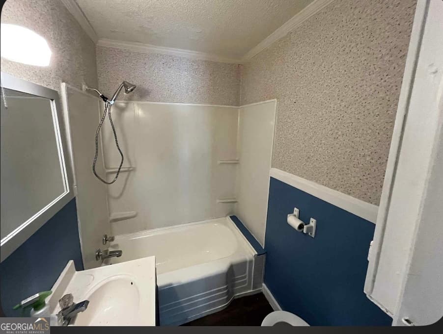 2 bedroom, 1 bathroom, 698 sq ft single family residence for sale at 702 E Waring Street, Waycross, GA 31502 — photo 6
