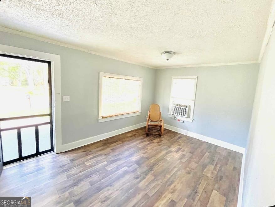 2 bedroom, 1 bathroom, 698 sq ft single family residence for sale at 702 E Waring Street, Waycross, GA 31502 — photo 3
