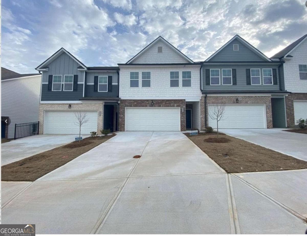 3 bedroom, 2.5 bathroom, 1,675 sq ft townhouse for rent at 4521 Bishops Lane, Oakwood, GA 30566 for $2,000 a month — photo 2