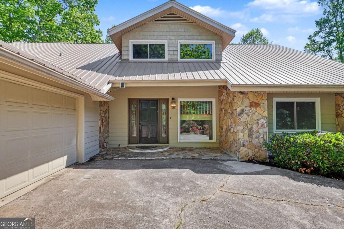 4 bedroom, 4 bathroom, 6,209 sq ft single family residence for sale at 792 Bugscuffle Road, Hiawassee, GA 30546 — photo 9