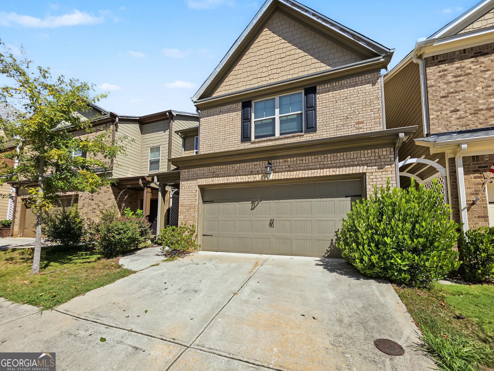3 bedroom, 2.5 bathroom, 2,028 sq ft townhouse for rent at 5751 Peltier Trace, Norcross, GA 30093 for $2,395 a month — photo 1 of 15