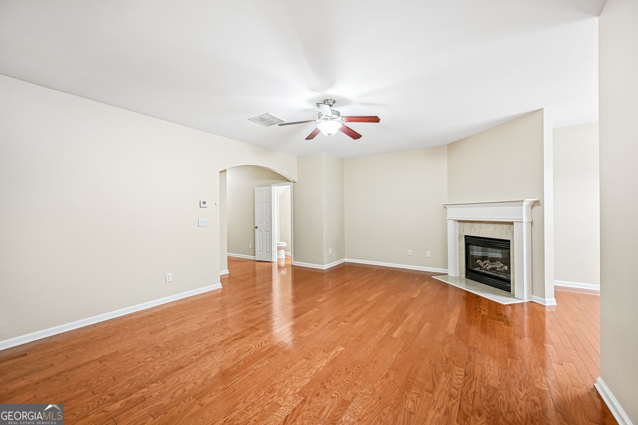 3 bedroom, 2.5 bathroom, 1,644 sq ft townhouse for sale at 2061 Meadow Peak Road, Duluth, GA 30097 — photo 3