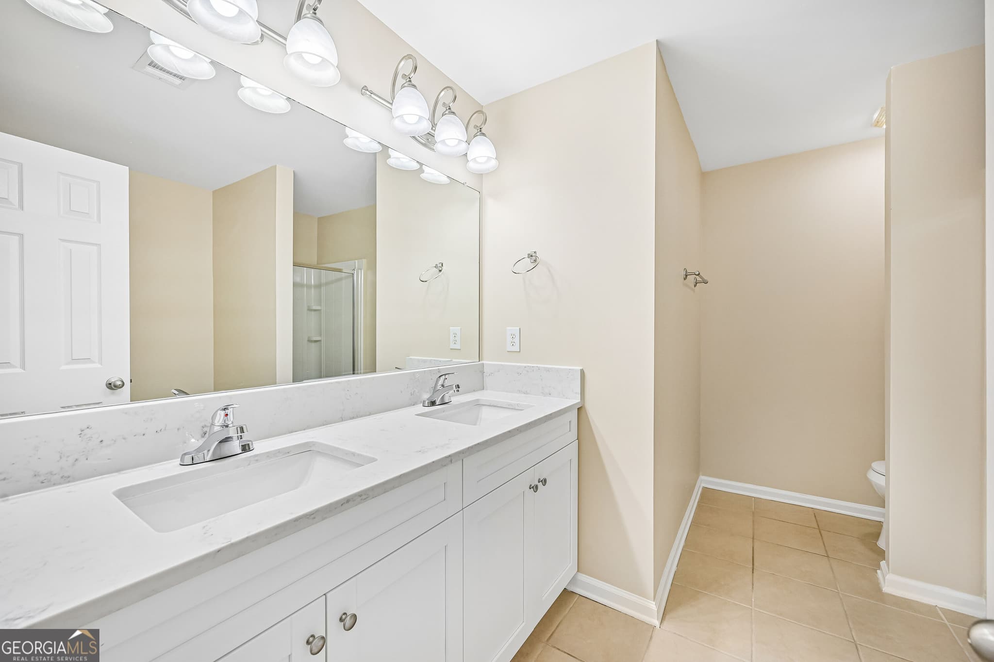 3 bedroom, 2.5 bathroom, 1,644 sq ft townhouse for sale at 2061 Meadow Peak Road, Duluth, GA 30097 — photo 10