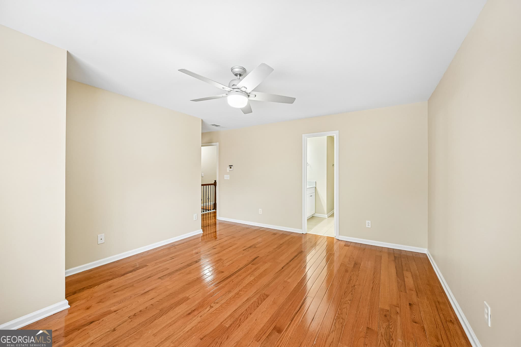 3 bedroom, 2.5 bathroom, 1,644 sq ft townhouse for sale at 2061 Meadow Peak Road, Duluth, GA 30097 — photo 4