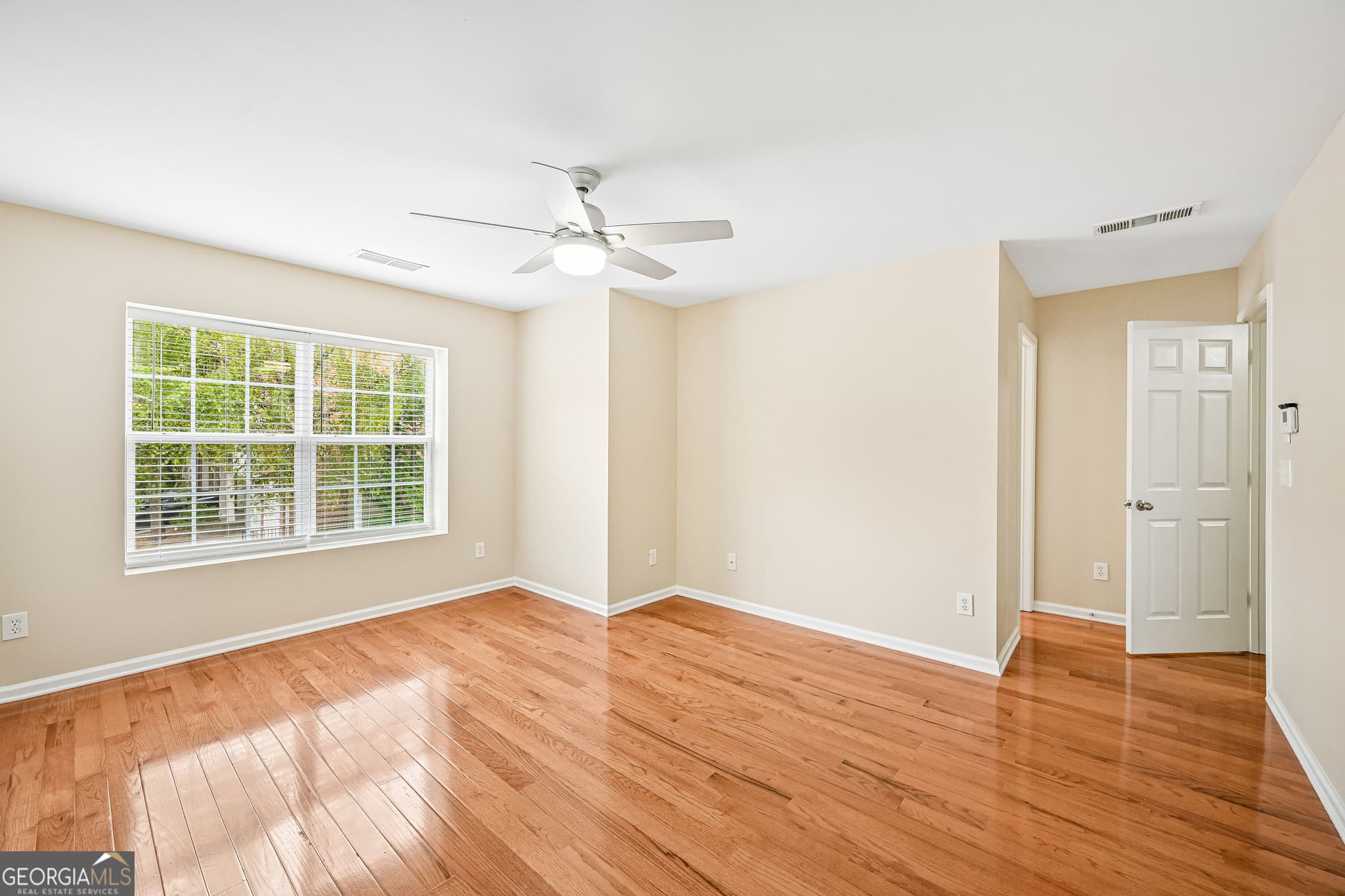 3 bedroom, 2.5 bathroom, 1,644 sq ft townhouse for sale at 2061 Meadow Peak Road, Duluth, GA 30097 — photo 8