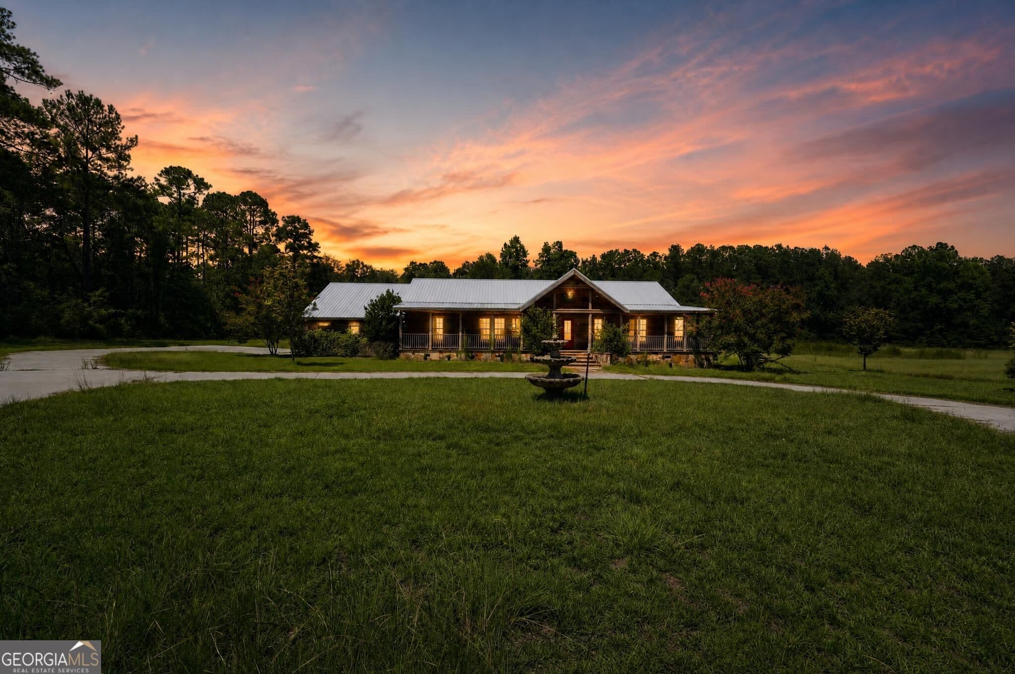 2 bedroom, 3 bathroom, 2,036 sq ft single family residence under contract at 1293 Pine Ridge Drive, Claxton, GA 30417