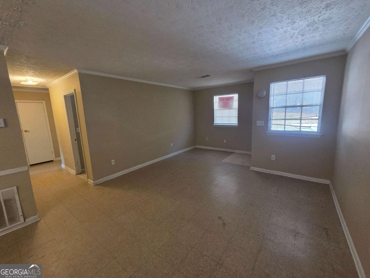 2 bedroom, 1 bathroom townhouse for rent at 897 A Six Oaks Circle B, Norcross, GA 30093 for $1,550 a month — photo 4