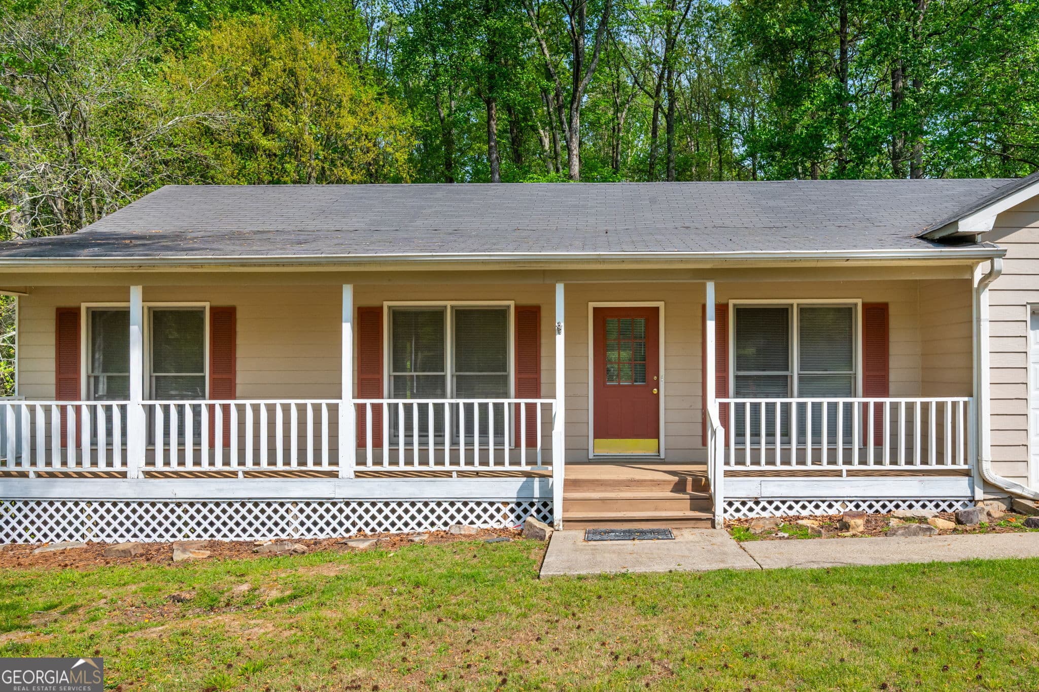 3 bedroom, 2 bathroom, 1,405 sq ft single family residence for sale at 1544 Pine Creek Way, Lawrenceville, GA 30043 — photo 2
