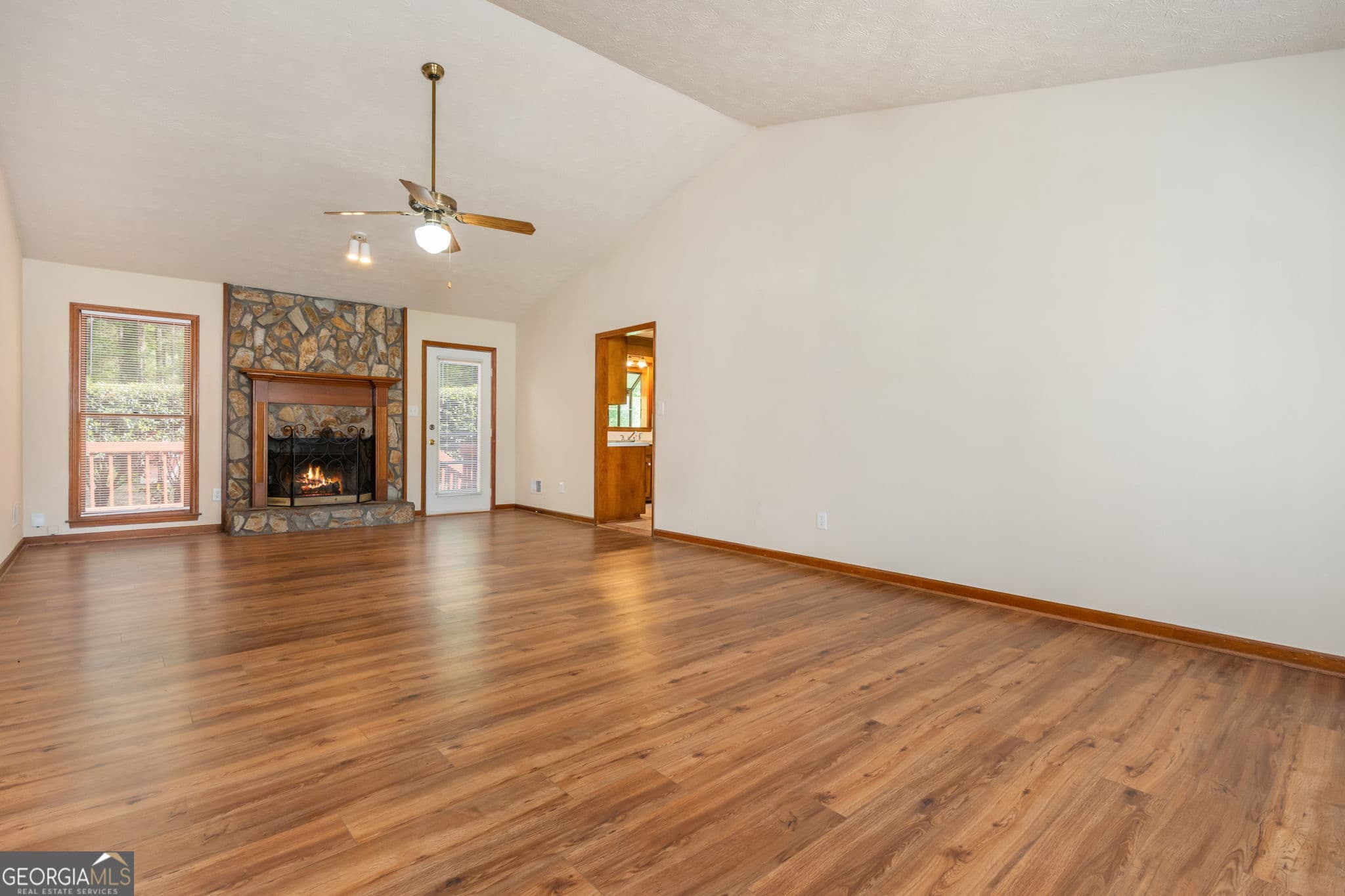 3 bedroom, 2 bathroom, 1,405 sq ft single family residence for sale at 1544 Pine Creek Way, Lawrenceville, GA 30043 — photo 6