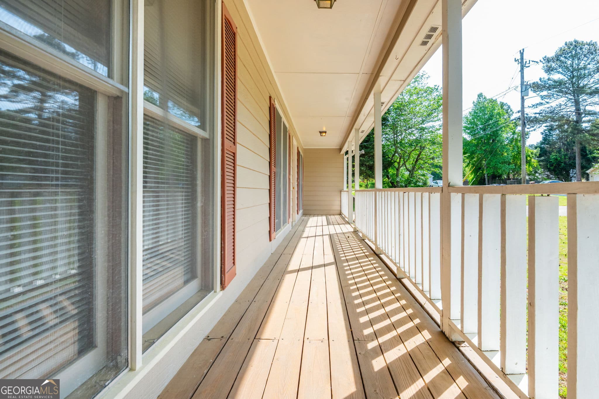 3 bedroom, 2 bathroom, 1,405 sq ft single family residence for sale at 1544 Pine Creek Way, Lawrenceville, GA 30043 — photo 3