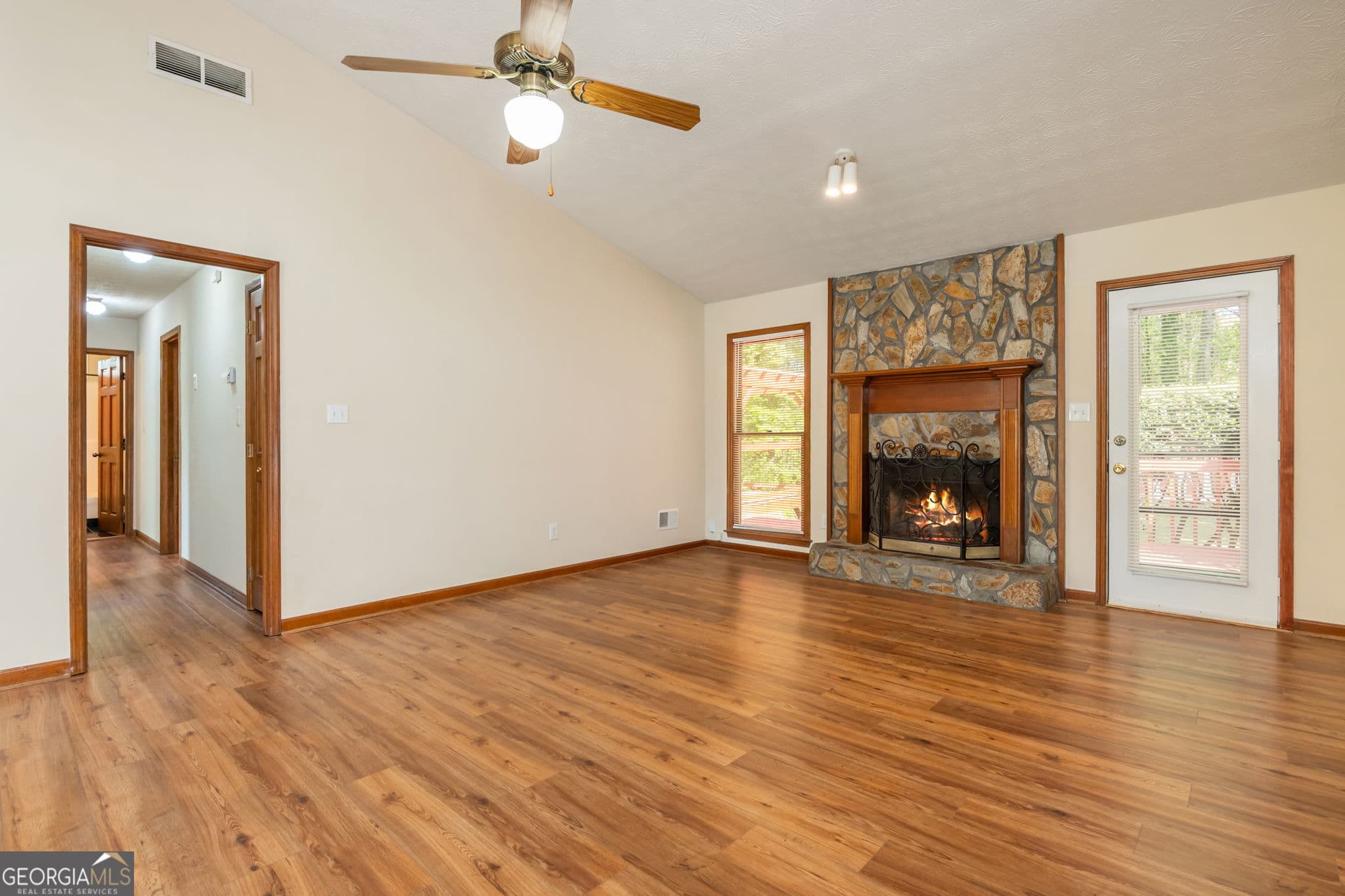3 bedroom, 2 bathroom, 1,405 sq ft single family residence for sale at 1544 Pine Creek Way, Lawrenceville, GA 30043 — photo 10
