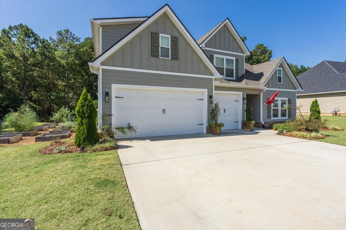 5 bedroom, 4 bathroom, 2,454 sq ft single family residence for sale at 620 Whispering Pines Drive, Macon, GA 31211 — photo 2