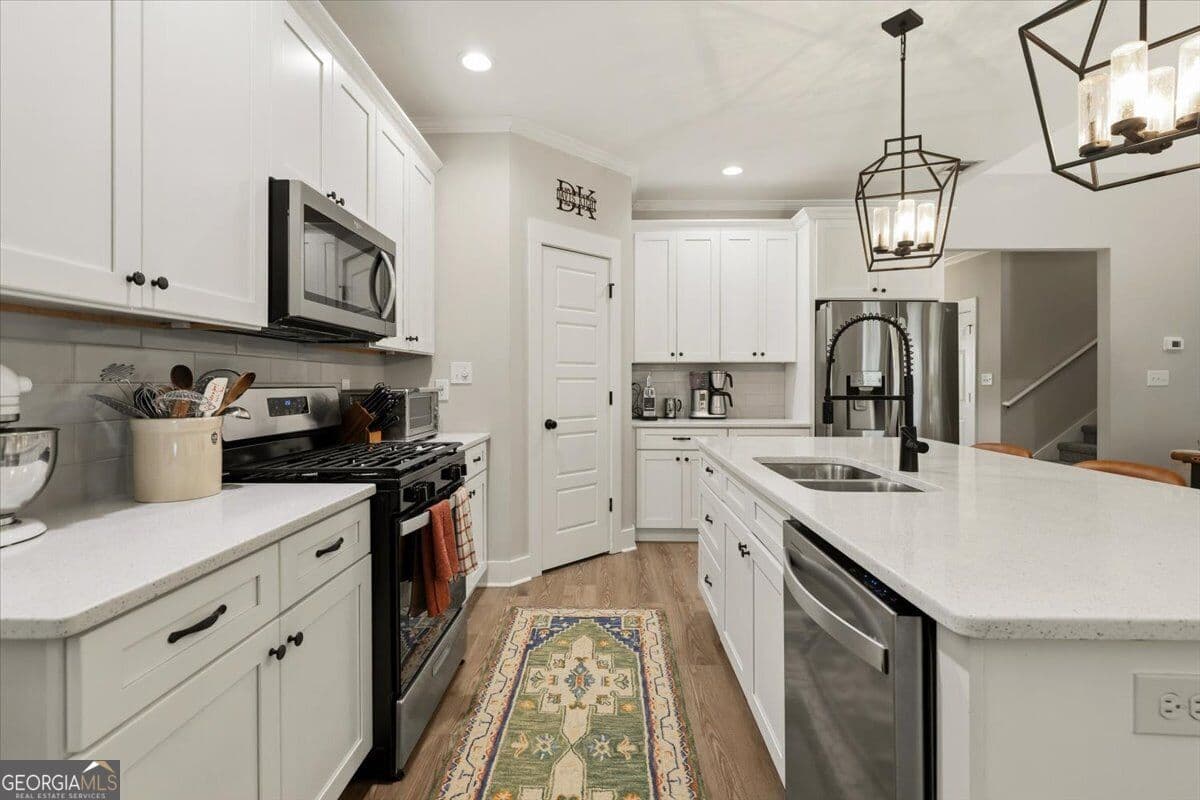 5 bedroom, 4 bathroom, 2,454 sq ft single family residence for sale at 620 Whispering Pines Drive, Macon, GA 31211 — photo 9