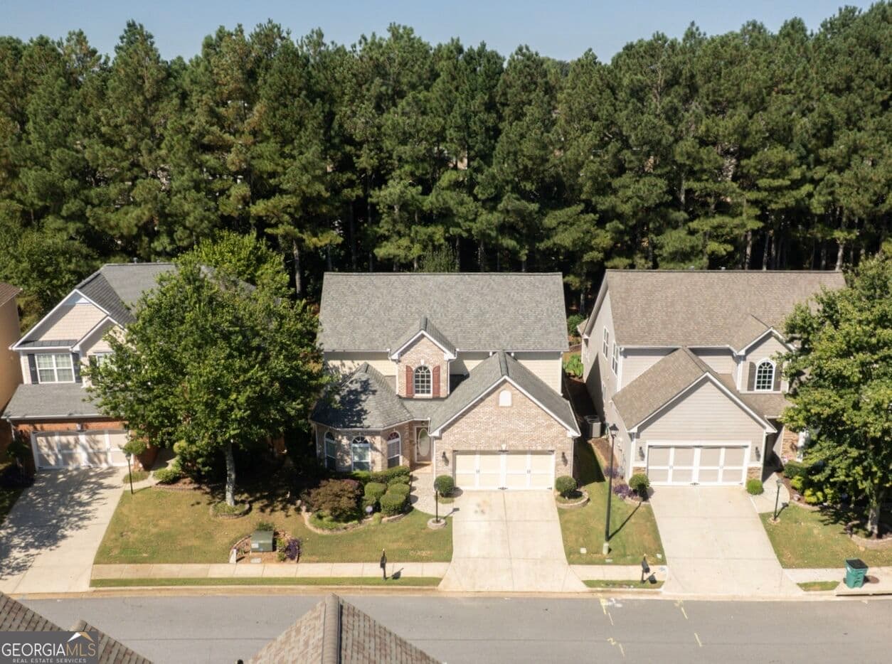 4 bedroom, 2.5 bathroom, 2,734 sq ft single family residence for sale at 3145 Bunting Run, Cumming, GA 30041 — photo 2