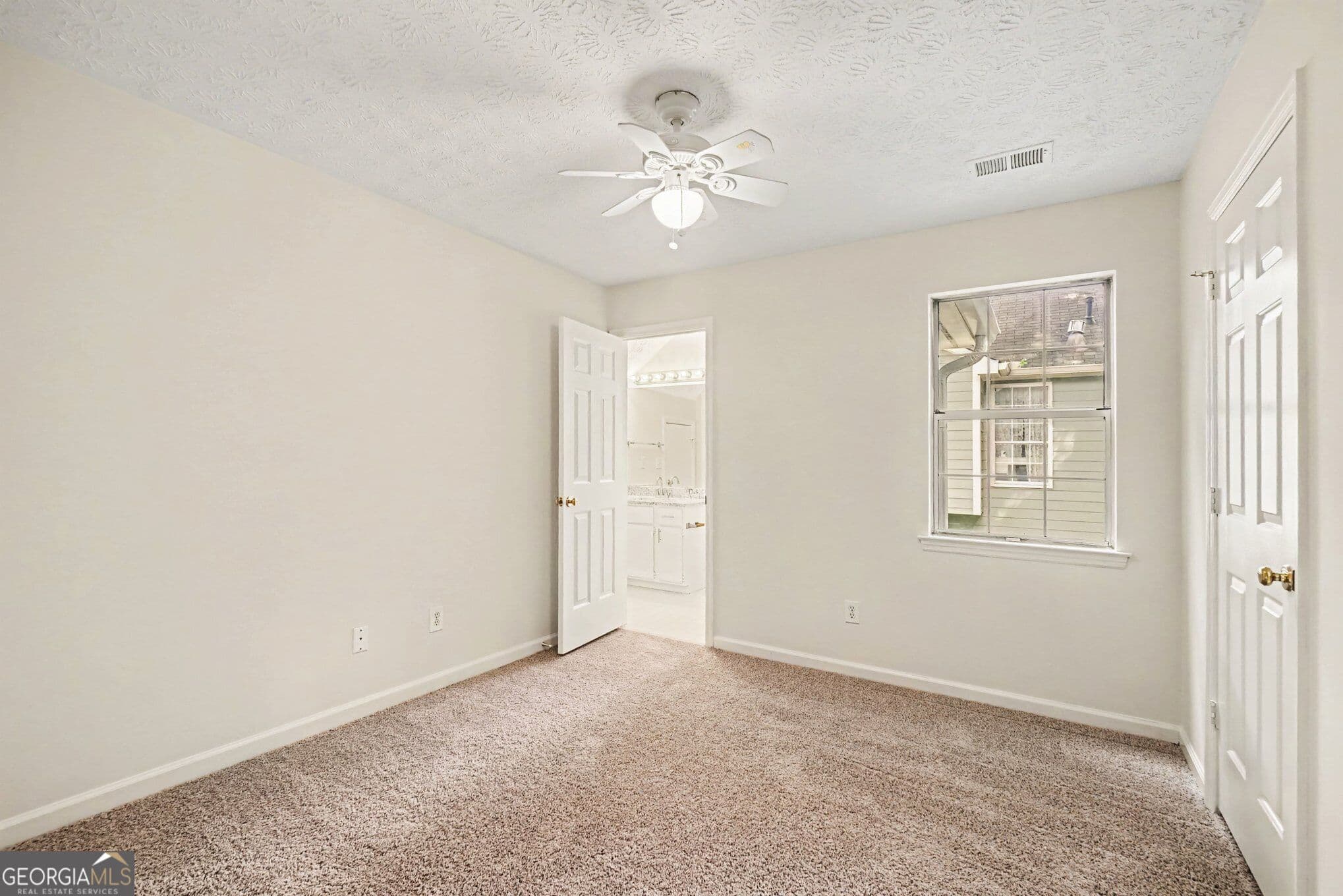 3 bedroom, 2.5 bathroom, 1,860 sq ft single family residence for sale at 2684 Piedmont Oak Drive, Marietta, GA 30066 — photo 9